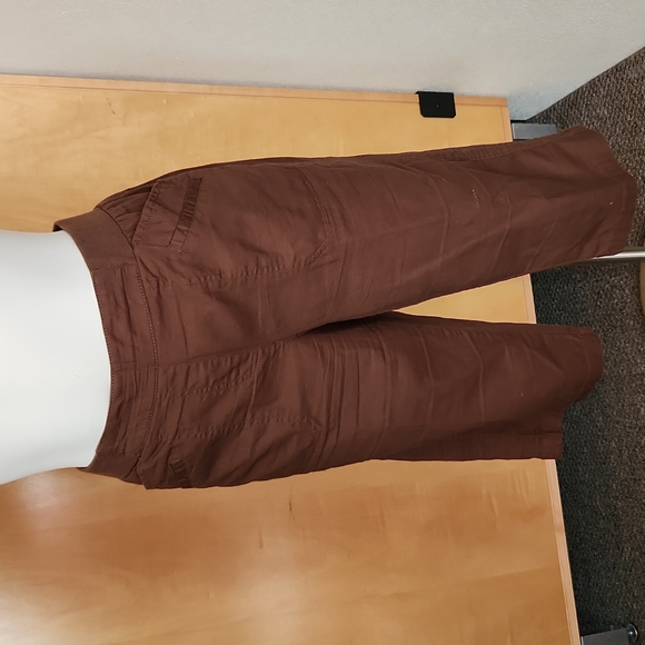 NWT 💯percent cotton Christopher and Banks capris - Picture 1 of 8